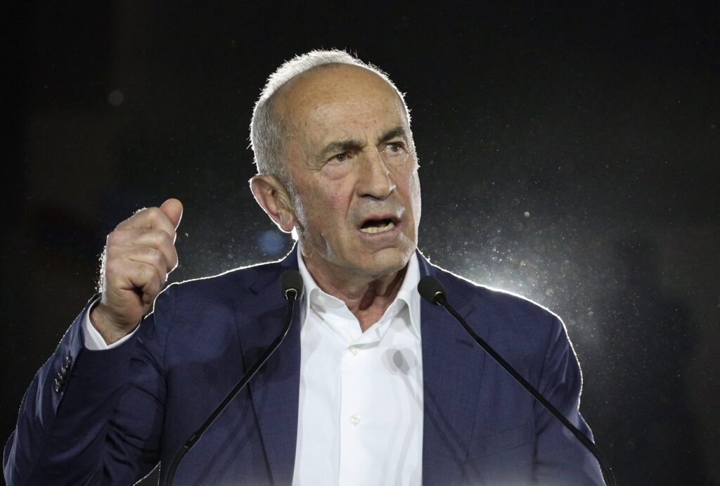 Köçəryanla oğlu korrupsiya ittihamıyla həbs olundu